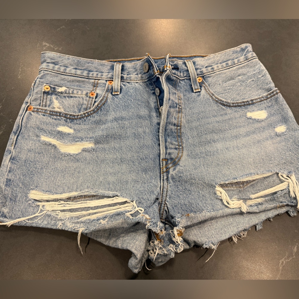 Levi’s 501 Cut Off Shorts W30